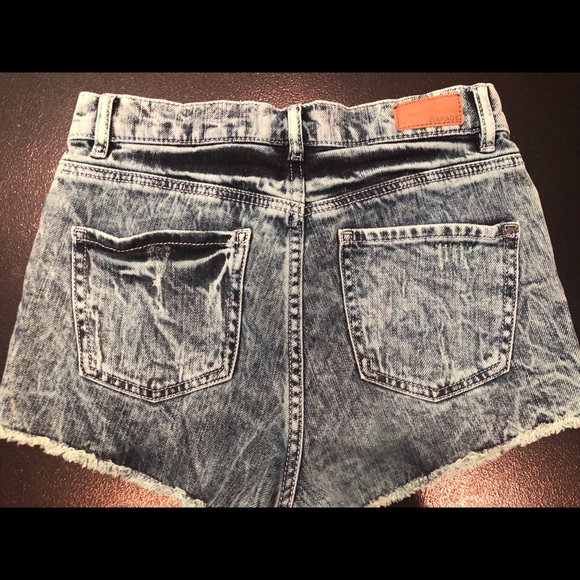 GARAGE Retro High Waisted Acid Wash Jean Shorts - Picture 4 of 4